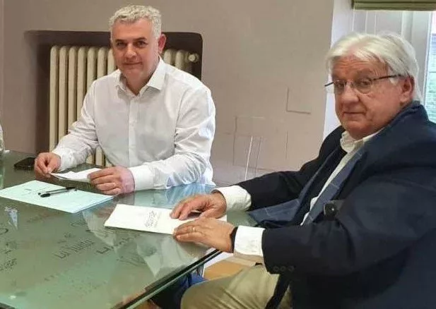 El presidente de la Red Castellano Manchega de Desarrollo Rural (RECAMDER), Jesús Ortega, ha iniciado con el presidente de la Diputación Provincial de Guadalajara, José Luis Vega